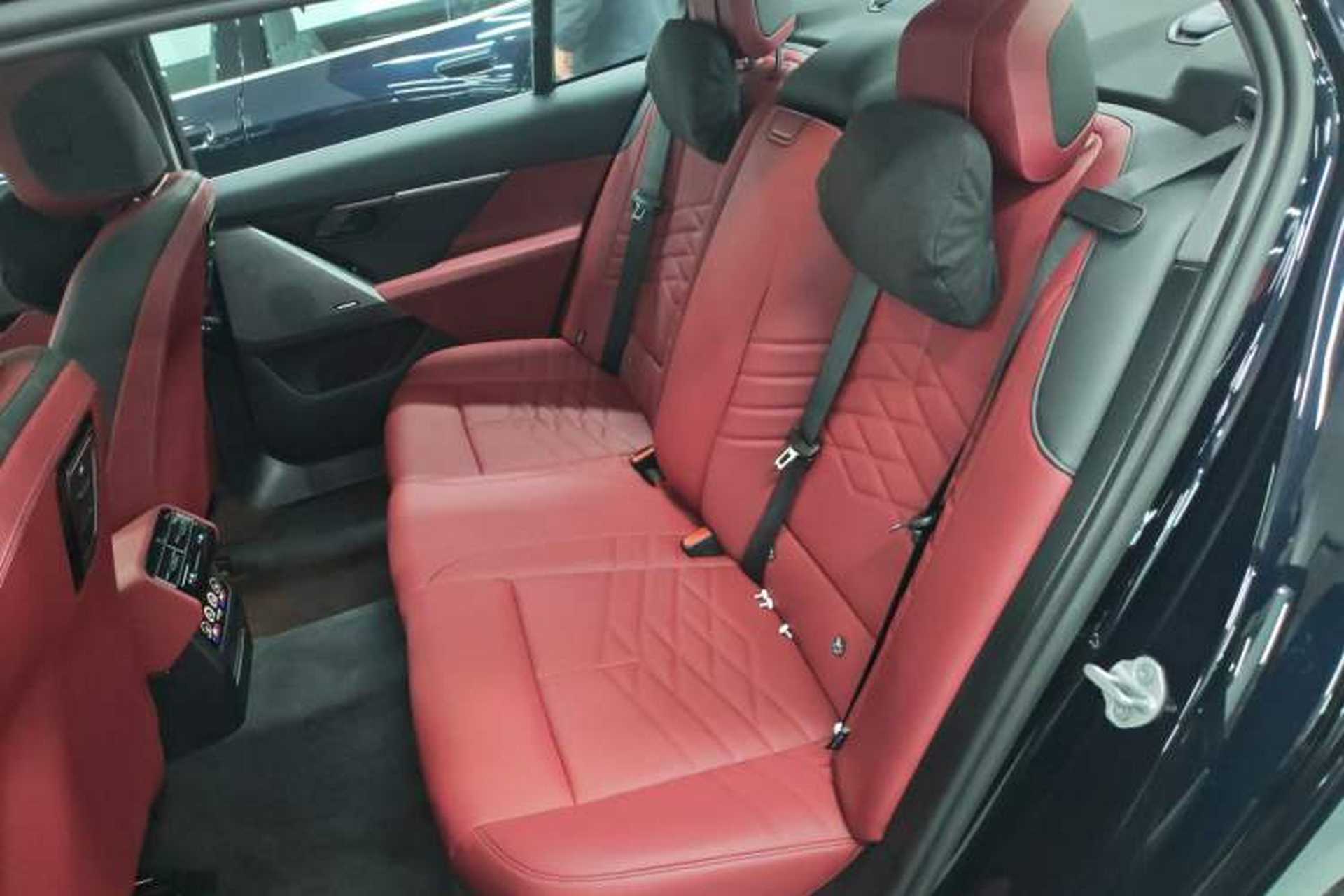 Used BMW 5 Series 2026 Facelift Model 530Li Leading Edition M Sport Package Left Rear Seat