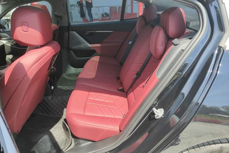 Used BMW 5 Series 2026 530Li Leading M Sport Package Left Rear Seat