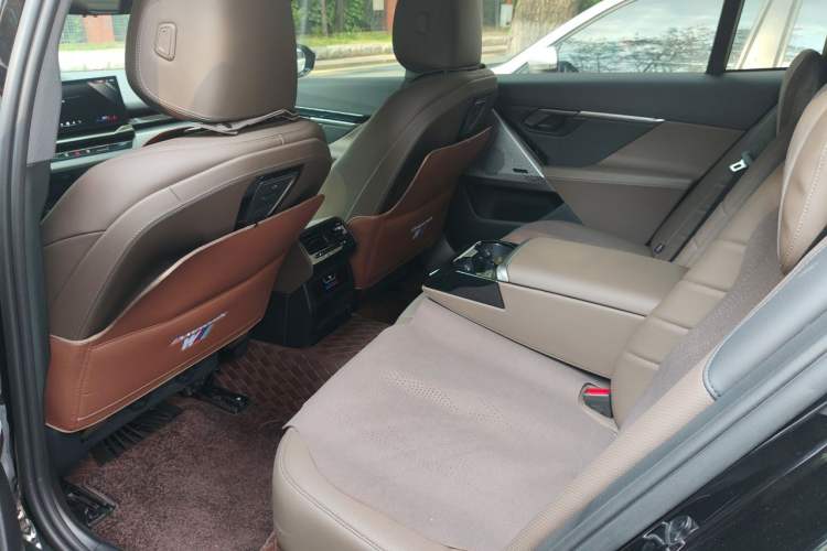 Used BMW 5 Series 2026 530Li Leading M Sport Package Left Rear Seat