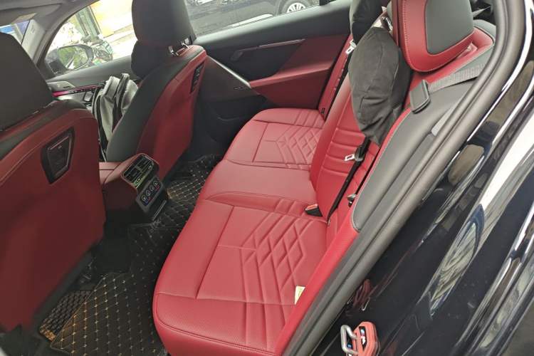 Used BMW 5 Series 2026 Facelift Model 530Li Leading Edition M Sport Package Left Rear Seat
