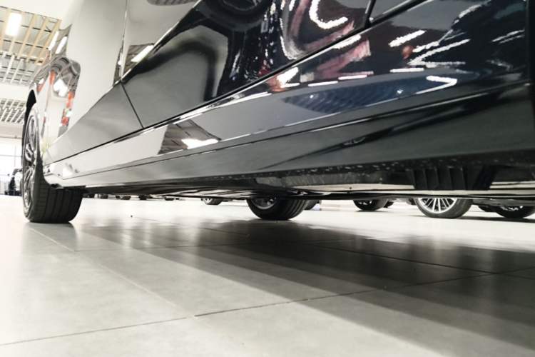 Used BMW 5 Series 2026 Facelift Model 530Li Leading Edition M Sport Package Left Side Sill