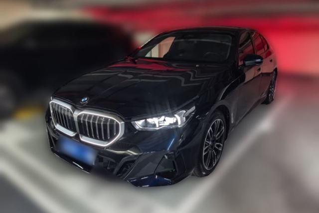 BMW 5 Series 2026 525i M Sport Package مستعملة