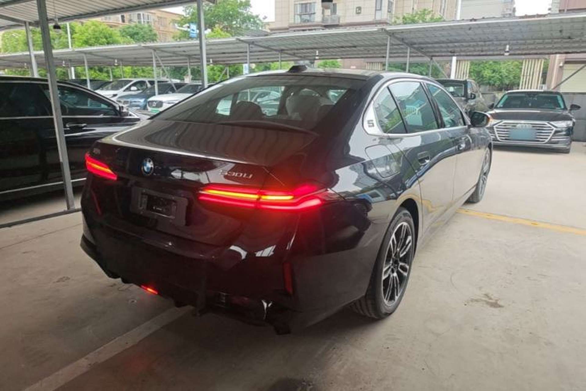 Used BMW 5 Series 2026 Facelift Model 530Li Leading Edition M Sport Package Rear Right 45 Deg