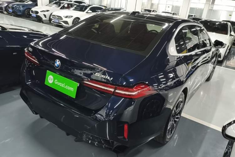 Used BMW 5 Series 2026 530Li Leading M Sport Package Rear Right 45 Deg
