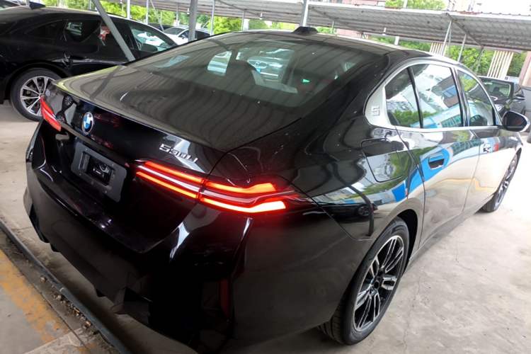 Used BMW 5 Series 2026 Facelift Model 530Li Leading Edition M Sport Package Rear Right 45 Deg