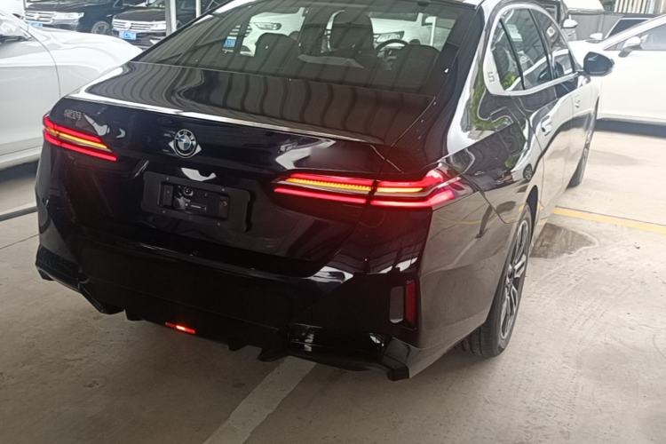 Used BMW 5 Series 2026 Facelift Model 530Li Leading Edition M Sport Package Rear Right 45 Deg
