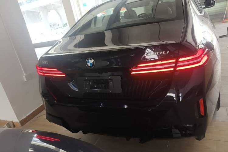 Used BMW 5 Series 2026 Facelift Model 530Li Leading Edition M Sport Package Rear