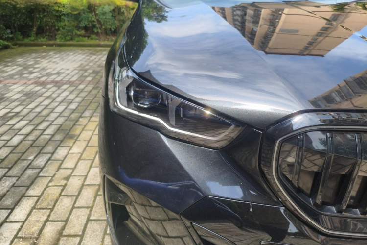 Used BMW 5 Series 2026 530Li Leading M Sport Package Right Front Headlight