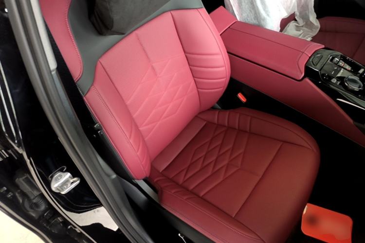 Used BMW 5 Series 2026 Facelift Model 530Li Leading Edition M Sport Package Right Front Seat