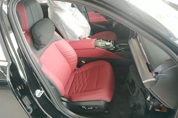 Used BMW 5 Series 2026 Facelift Model 530Li Leading Edition M Sport Package Right Front Seat