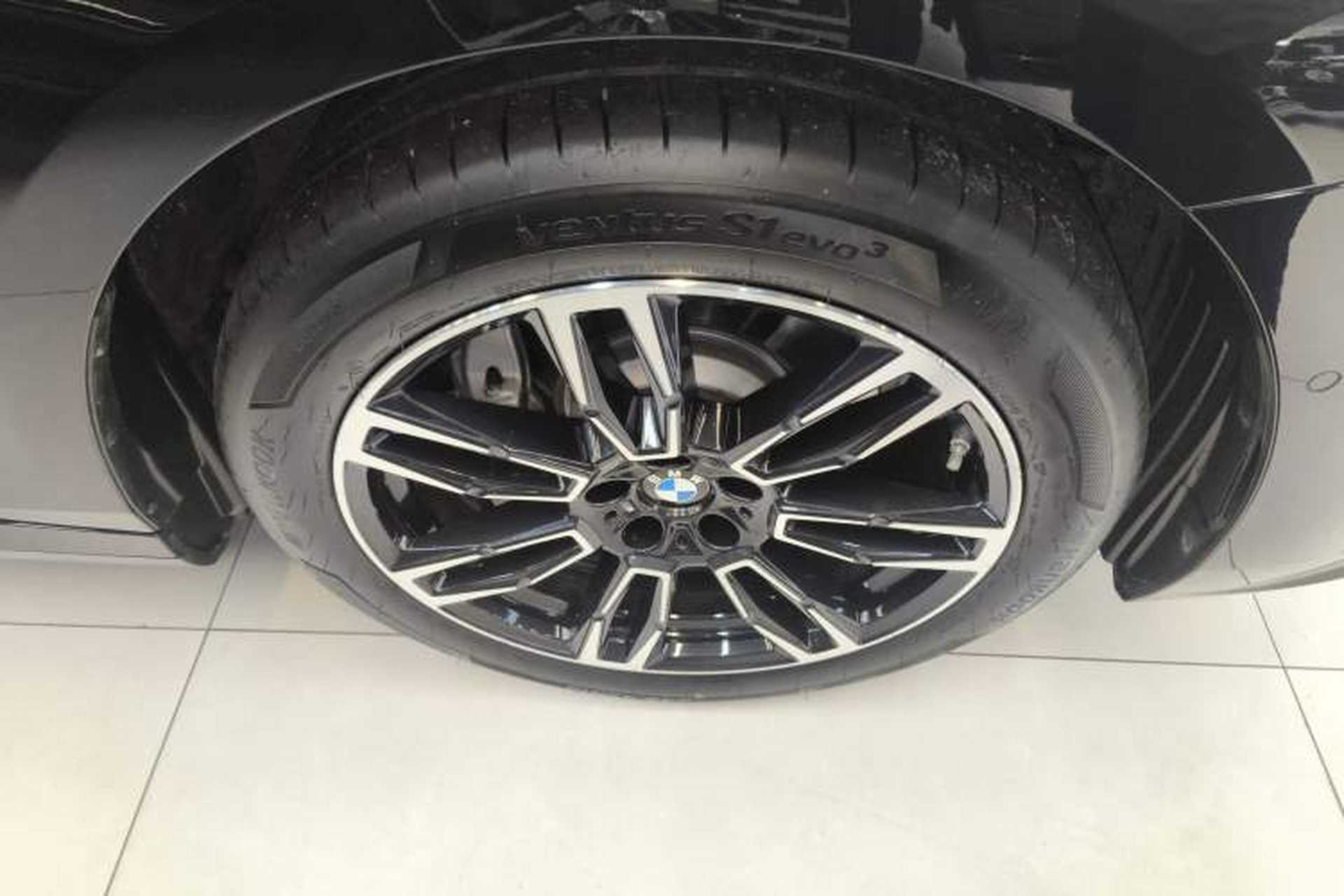 Used BMW 5 Series 2026 530Li Leading M Sport Package Right Front Wheel Hub