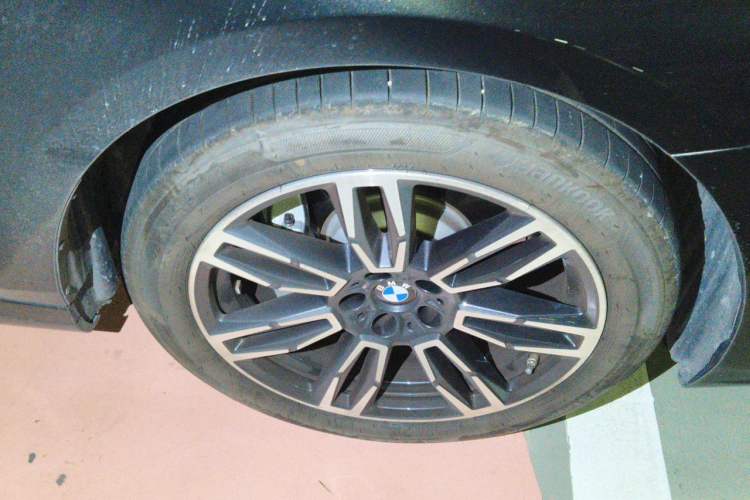 Used BMW 5 Series 2026 530Li Leading M Sport Package Right Front Wheel Hub