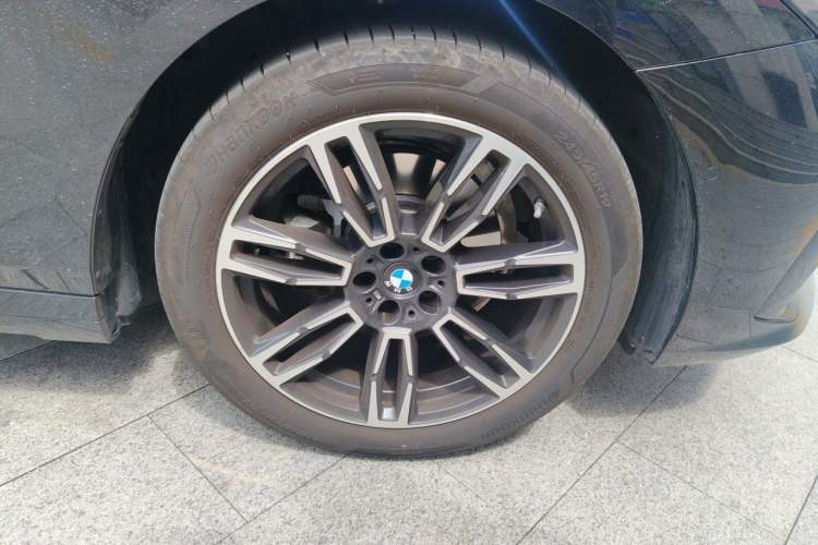 Used BMW 5 Series 2026 525Li M Sport Package Right Front Wheel Hub