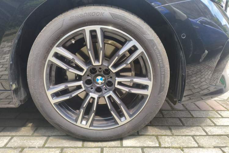 Used BMW 5 Series 2026 530Li Leading M Sport Package Right Front Wheel Hub
