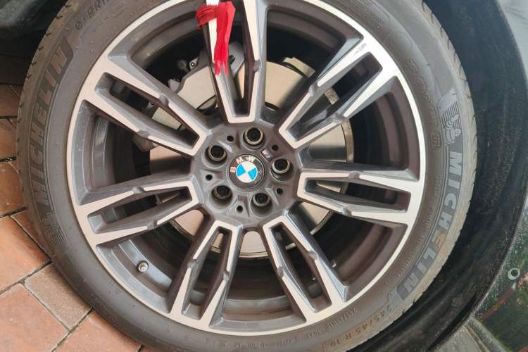 Used BMW 5 Series 2026 530Li Leading M Sport Package Right Front Wheel Hub
