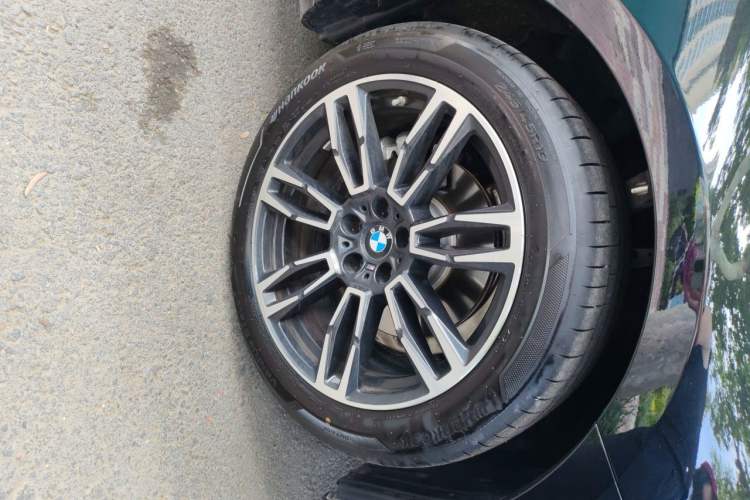 Used BMW 5 Series 2026 525Li M Sport Package Right Front Wheel Hub