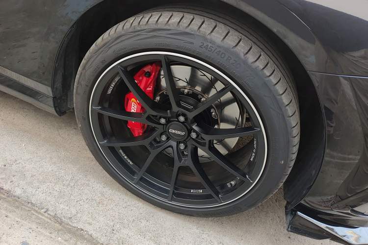 Used BMW 5 Series 2026 530Li Prestige M Sport Package Right Front Wheel Hub