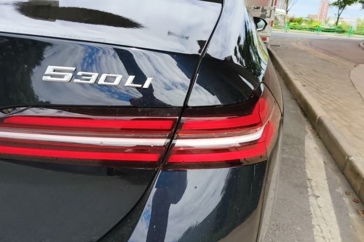 Used BMW 5 Series 2026 Facelift Model 530Li Leading Edition M Sport Package Right Rear Taillight
