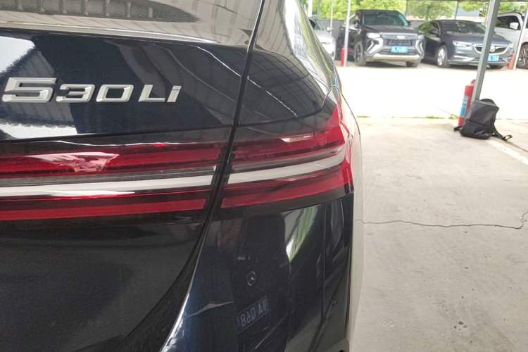 Used BMW 5 Series 2026 Facelift Model 530Li Leading Edition M Sport Package Right Rear Taillight
