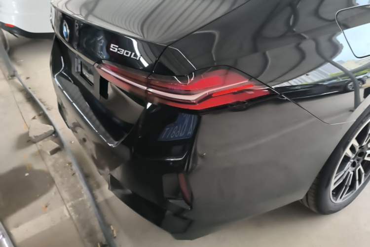 Used BMW 5 Series 2026 Facelift Model 530Li Leading Edition M Sport Package Right Rear Taillight