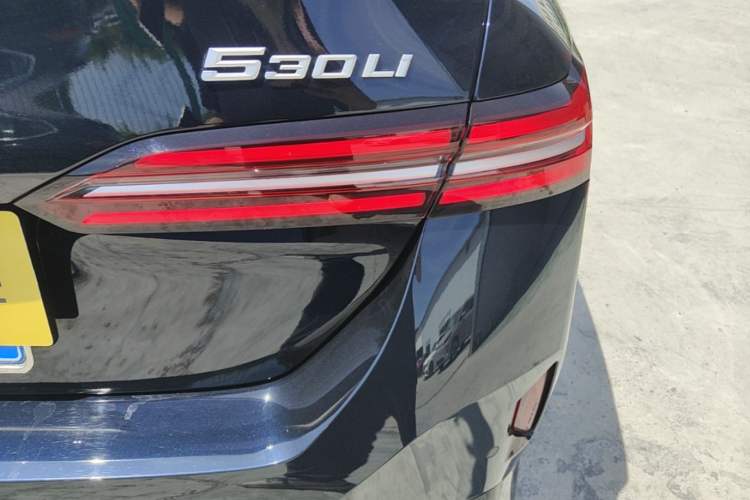 Used BMW 5 Series 2026 530Li Leading M Sport Package Right Rear Taillight