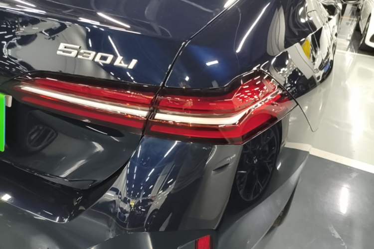 Used BMW 5 Series 2026 530Li Leading M Sport Package Right Rear Taillight