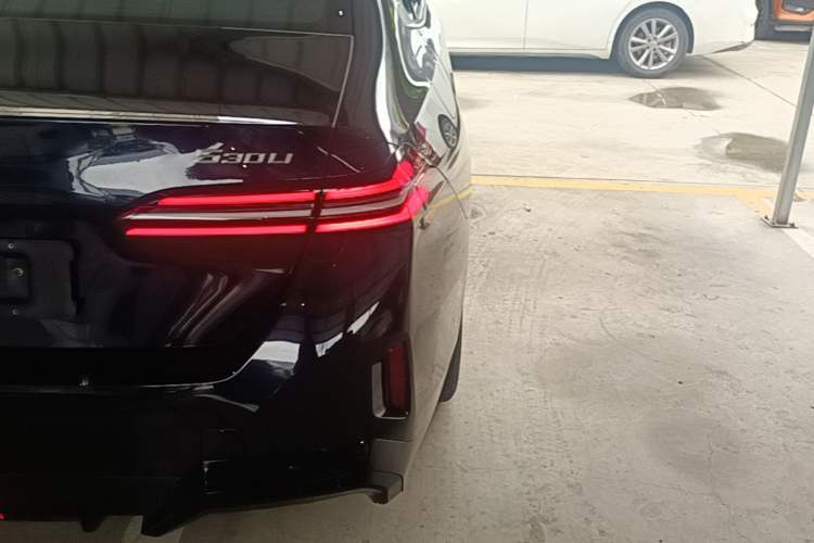 Used BMW 5 Series 2026 Facelift Model 530Li Leading Edition M Sport Package Right Rear Taillight