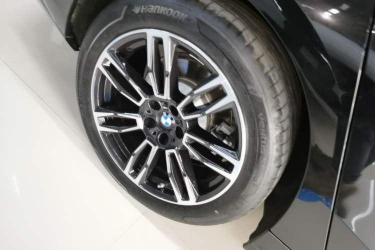 Used BMW 5 Series 2026 530Li Leading M Sport Package Right Rear Wheel Hub