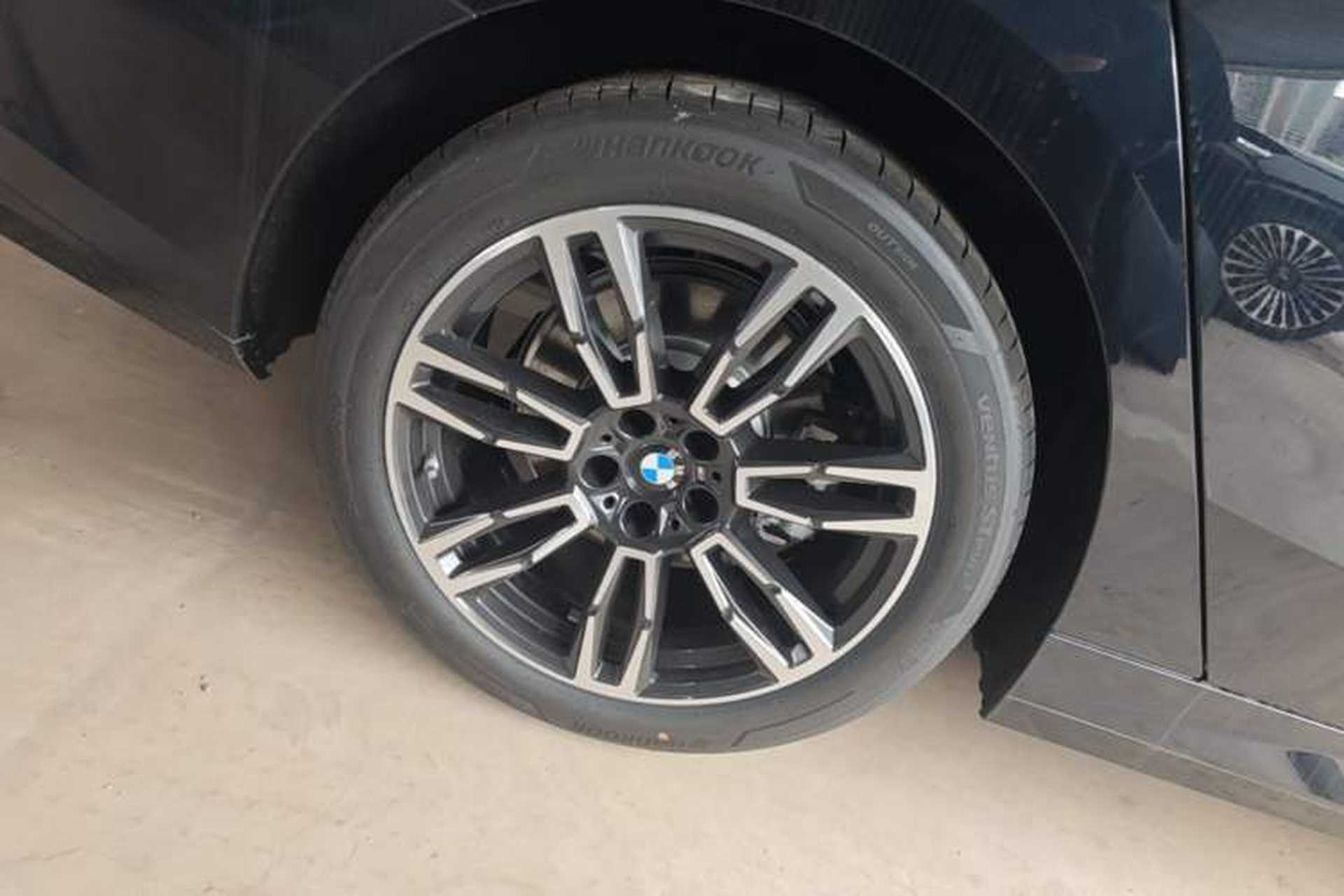 Used BMW 5 Series 2026 Facelift Model 530Li Leading Edition M Sport Package Right Rear Wheel Hub
