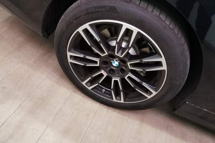 Used BMW 5 Series 2026 530Li Leading M Sport Package Right Rear Wheel Hub