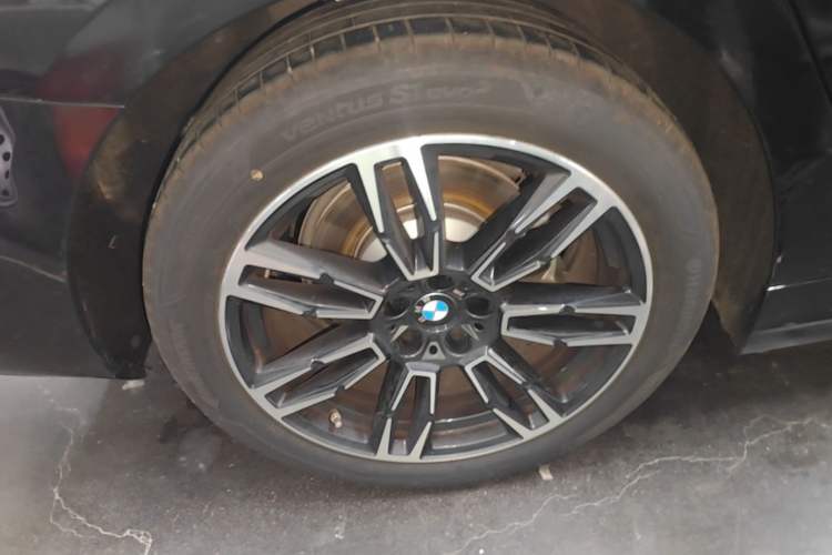 Used BMW 5 Series 2026 525Li M Sport Package Right Rear Wheel Hub