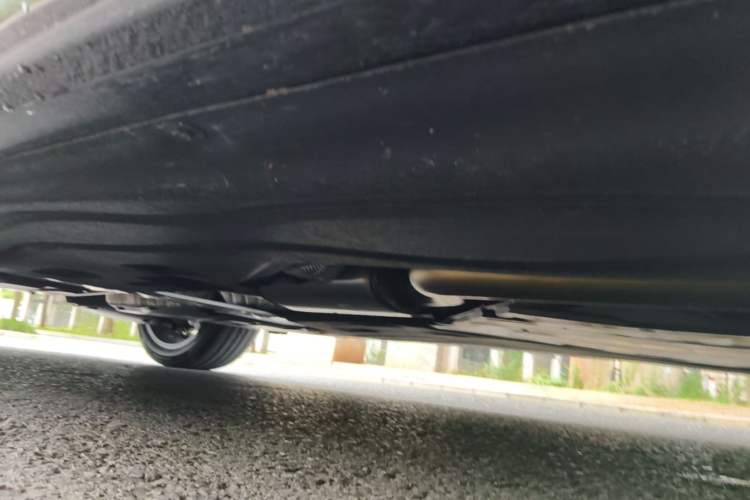 Used BMW 5 Series 2026 Facelift Model 530Li Leading Edition M Sport Package Right Side Sill