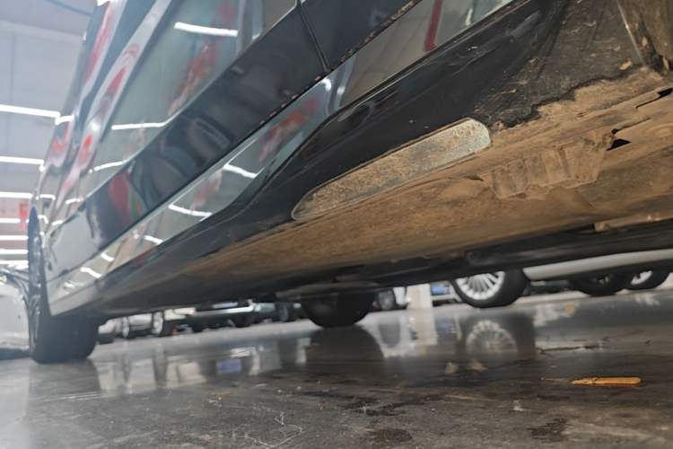 Used BMW 5 Series 2026 525Li M Sport Package Right Side Sill