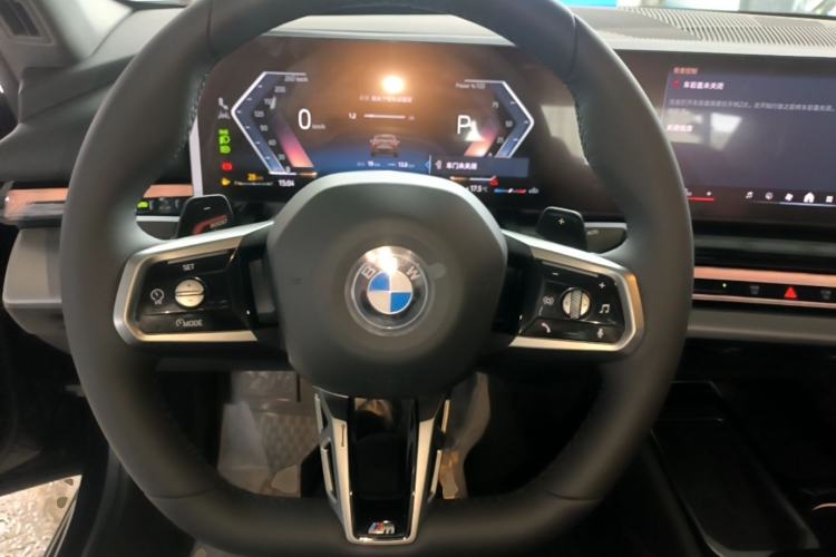 Used BMW 5 Series 2026 Facelift Model 530Li Leading Edition M Sport Package Steering Wheel