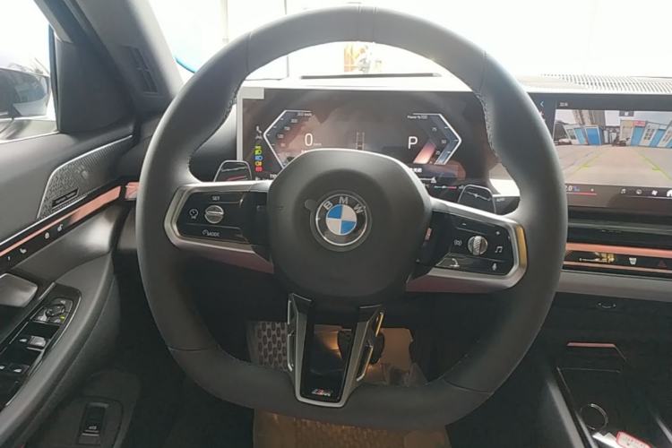 Used BMW 5 Series 2026 Facelift Model 530Li Leading Edition M Sport Package Steering Wheel