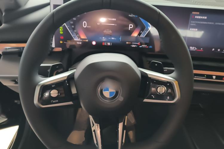 Used BMW 5 Series 2026 Facelift Model 530Li Leading Edition M Sport Package Steering Wheel