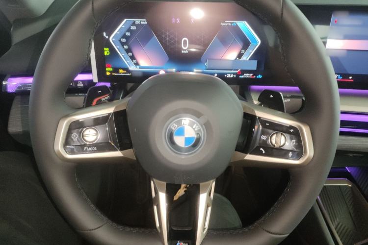 Used BMW 5 Series 2026 Facelift Model 530Li Luxury Edition M Sport Package Steering Wheel