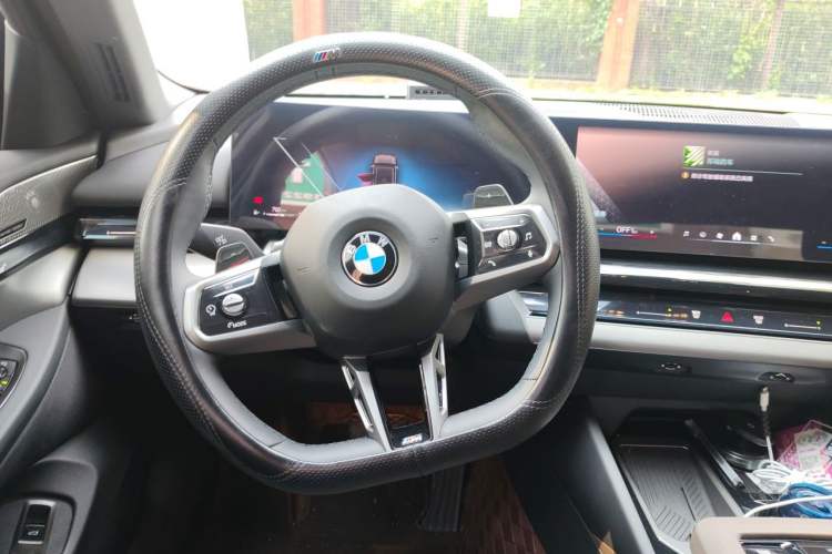 Used BMW 5 Series 2026 530Li Leading M Sport Package Steering Wheel
