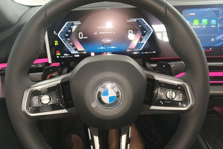 Used BMW 5 Series 2026 Facelift Model 530Li Leading Edition M Sport Package Steering Wheel