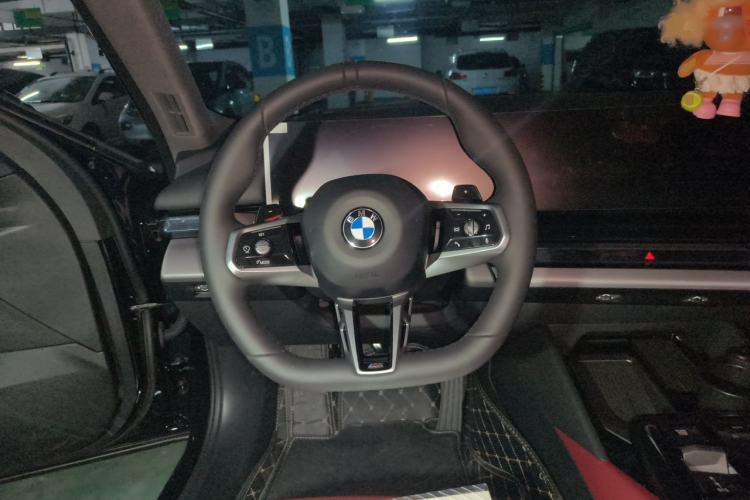 Used BMW 5 Series 2026 Facelift Model 530Li Leading Edition M Sport Package Steering Wheel