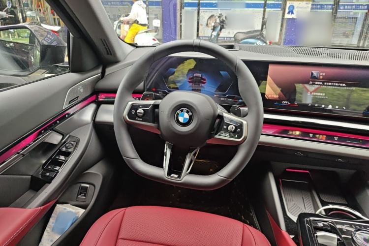 Used BMW 5 Series 2026 Facelift Model 530Li Leading Edition M Sport Package Steering Wheel