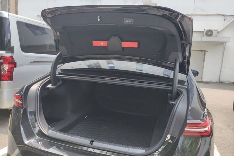 Used BMW 5 Series 2026 Facelift Model 530Li Luxury Edition M Sport Package Trunk