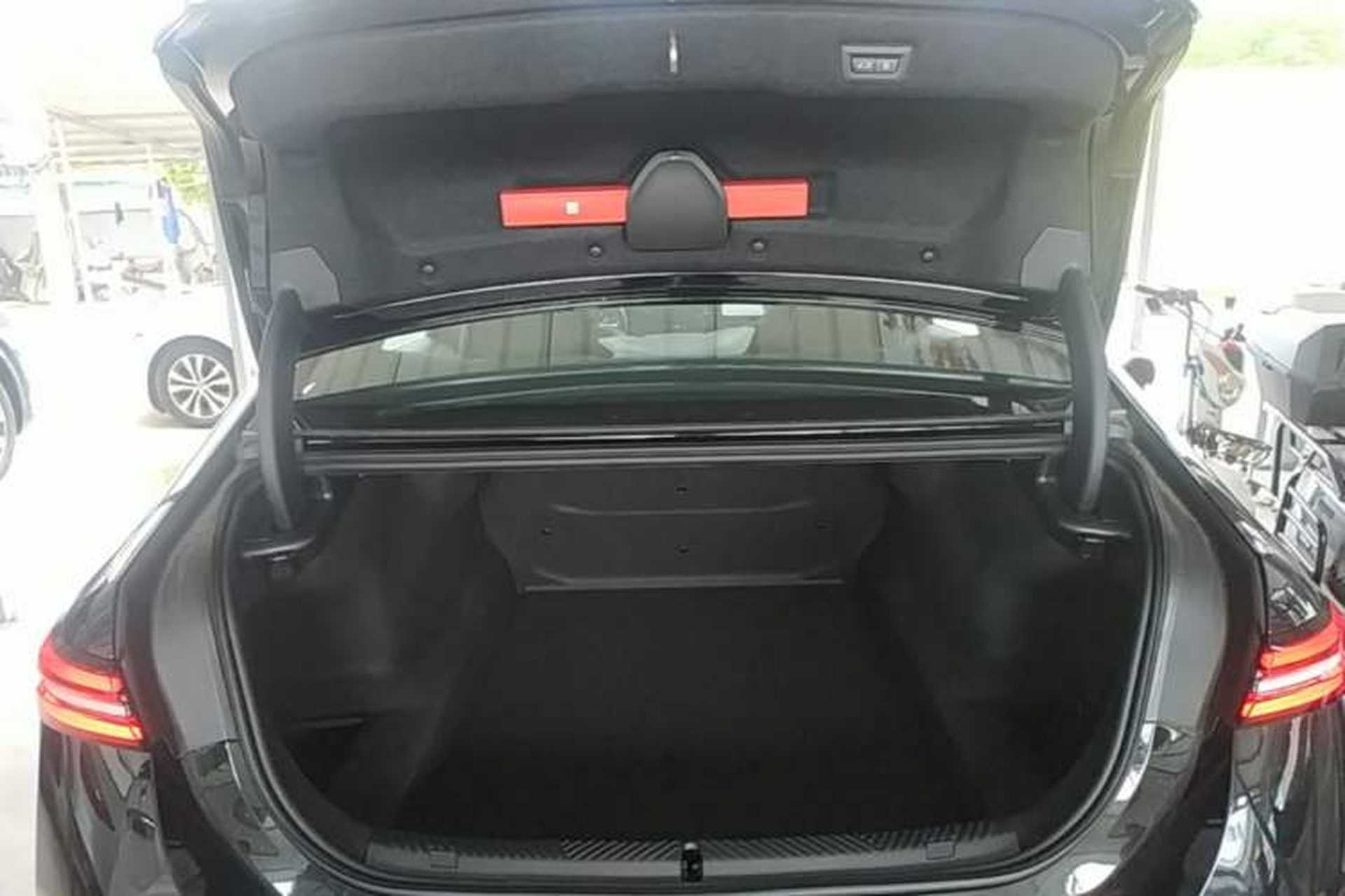 Used BMW 5 Series 2026 Facelift Model 530Li Leading Edition M Sport Package Trunk