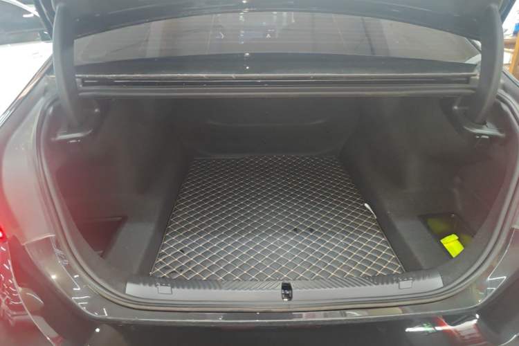 Used BMW 5 Series 2026 525Li M Sport Package Trunk