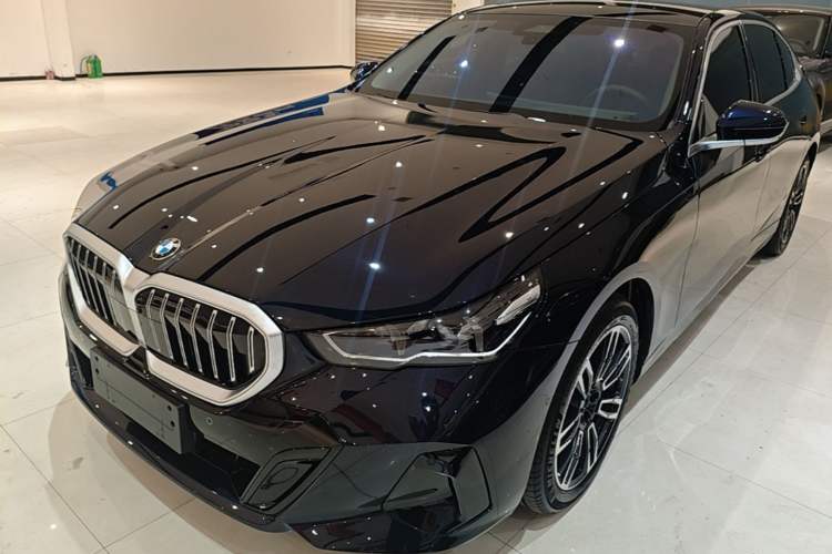 BMW 5 Series 2026 530Li Leading M Sport Package
