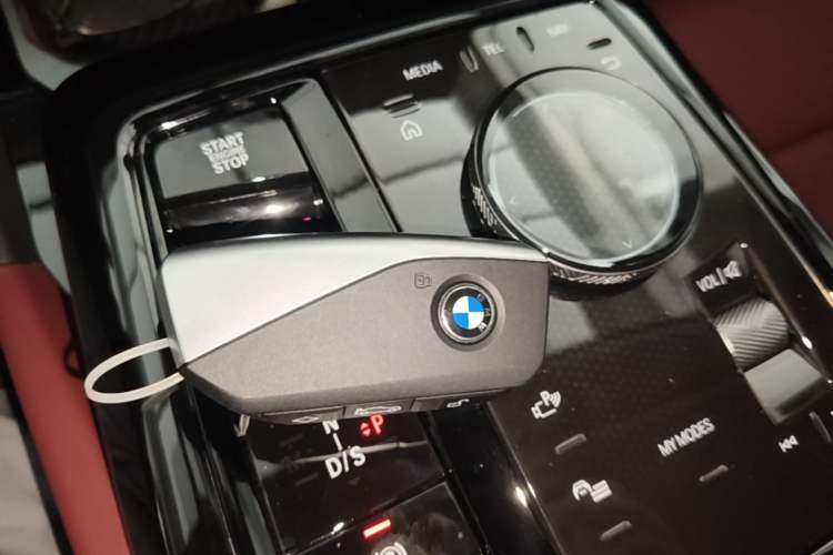 Used BMW 5 Series 2026 Facelift Model 530Li Leading Edition M Sport Package Vehicle Key