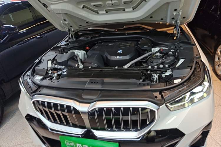 Used BMW 5 Series 2026 530Li Leading M Sport Package Engine Bay