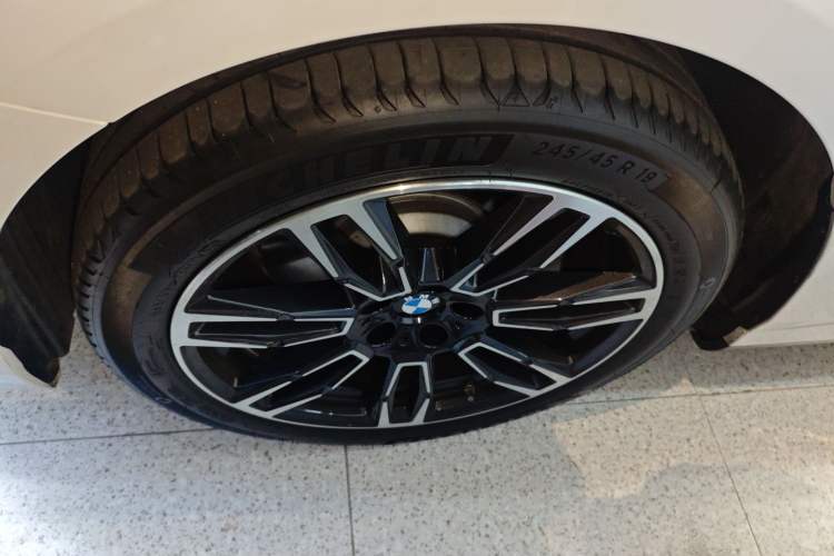 Used BMW 5 Series 2026 530Li Leading M Sport Package Exterior 4