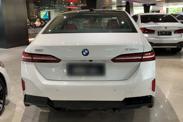 Used BMW 5 Series 2026 530Li Leading M Sport Package Exterior 4
