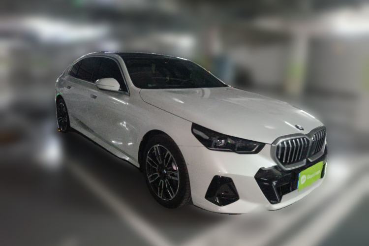 Used BMW 5 Series 2026 530Li Leading M Sport Package Front Right 45 Deg